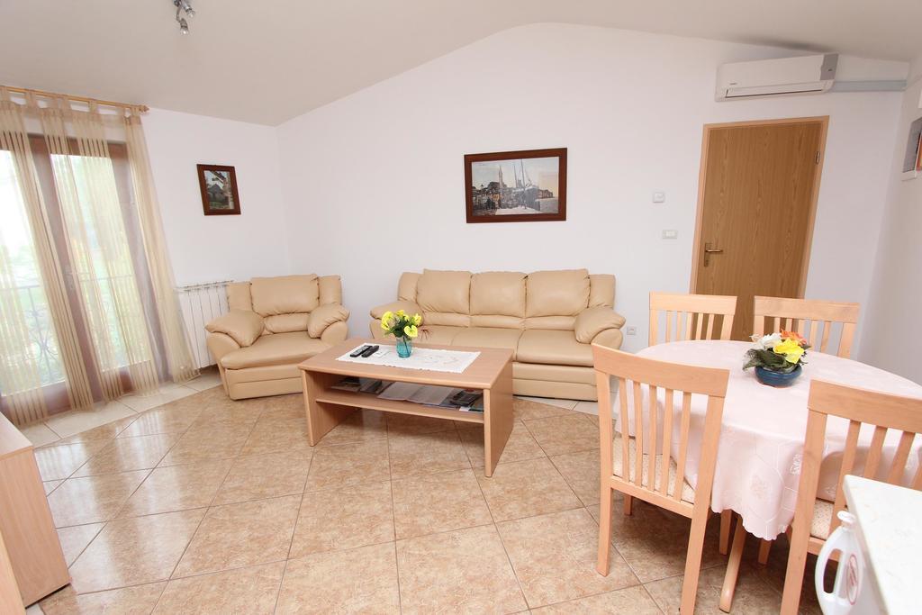 Guest House Liliana โรวีน ห้อง รูปภาพ