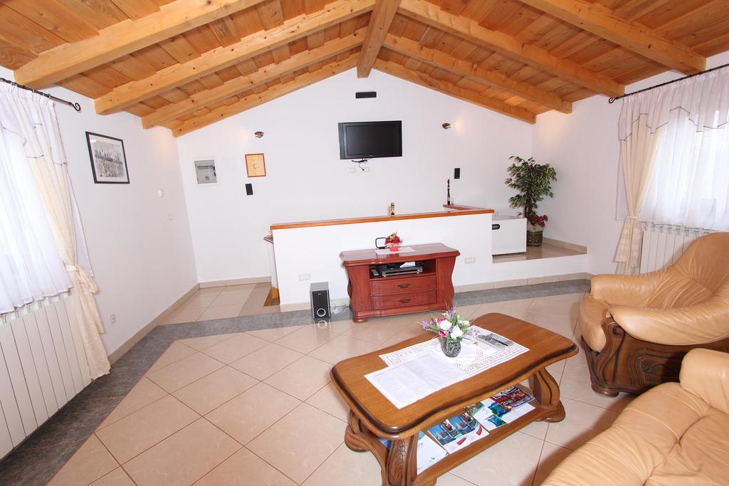 Guest House Liliana โรวีน ห้อง รูปภาพ