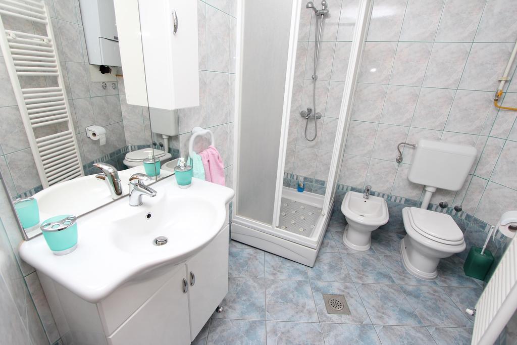 Guest House Liliana โรวีน ภายนอก รูปภาพ